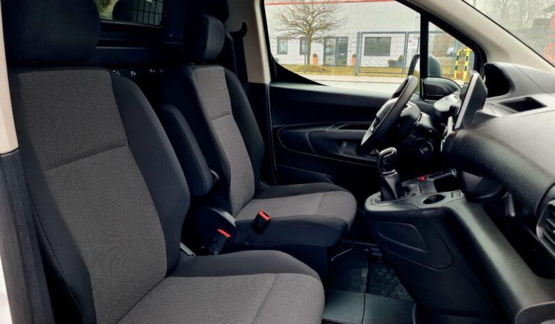 
								Peugeot Partner Premium L1 full									