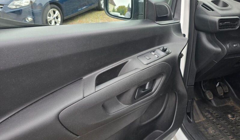 
								Fourgon Peugeot Partner Premium full									