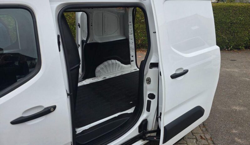 
								Fourgon Peugeot Partner Premium full									