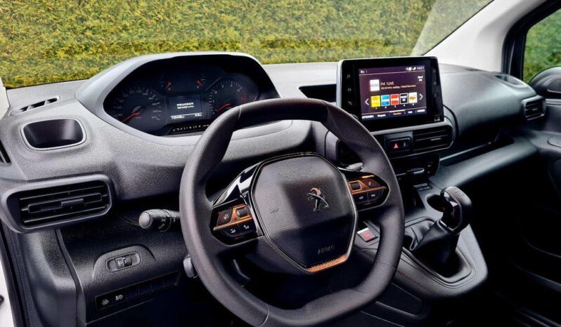
								Peugeot Partner Premium L1 full									