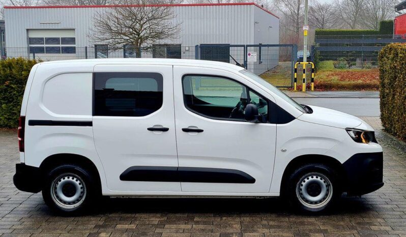 
								Peugeot Partner Premium L1 full									