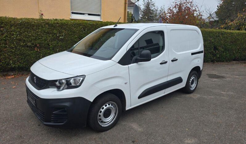
								Fourgon Peugeot Partner Premium full									