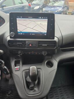 
										Fourgon Peugeot Partner Premium full									