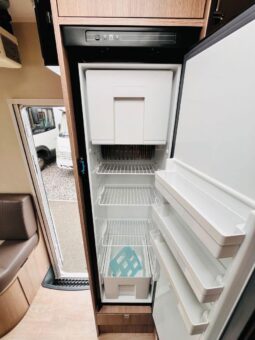 
										CAMPING-CAR CHAUSSON KORUS full									