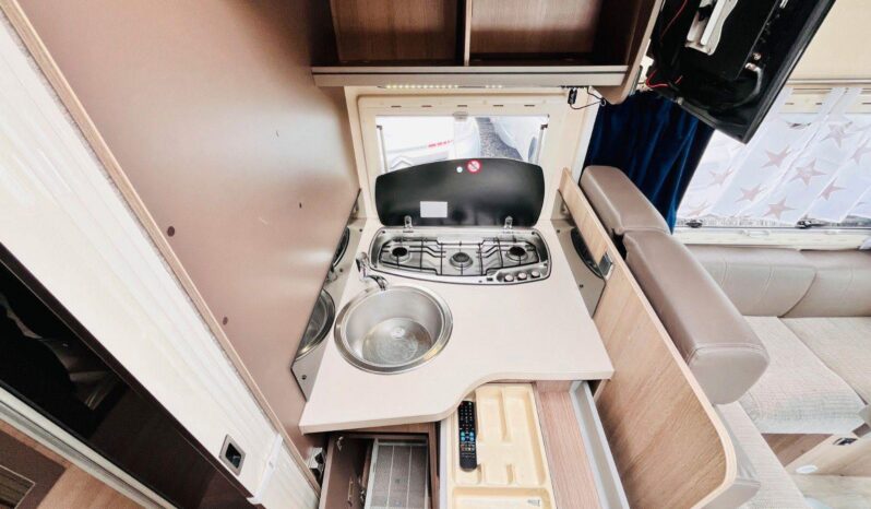 
								CAMPING-CAR CHAUSSON KORUS full									