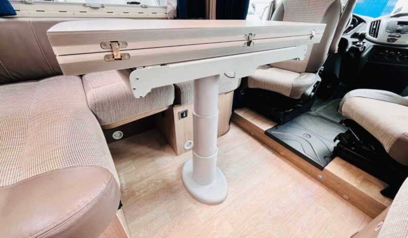 
								CAMPING-CAR CHAUSSON KORUS full									