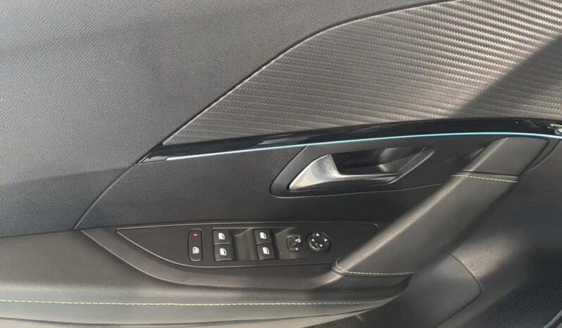 
								PEUGEOT E-208 full									