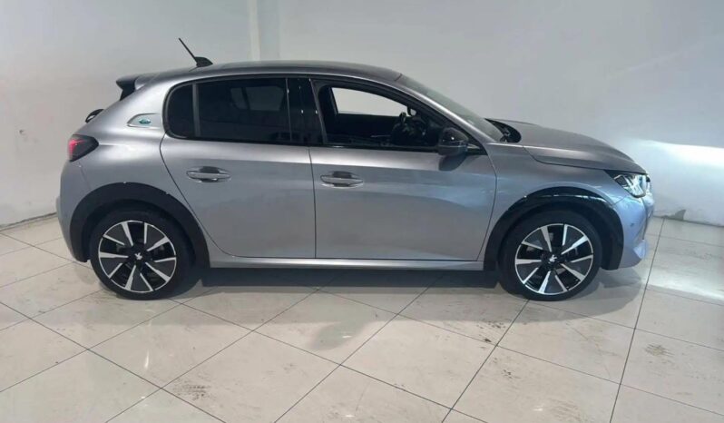 
								PEUGEOT E-208 full									