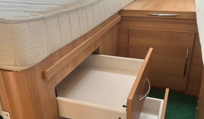 
								Camping Car I TEC 680 Intégral full									