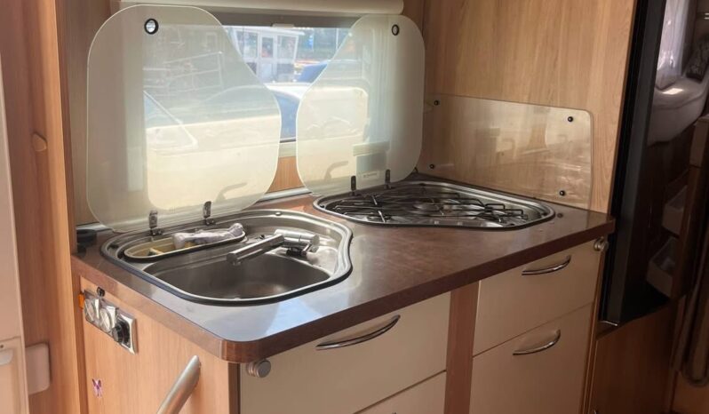 
								Camping Car I TEC 680 Intégral full									