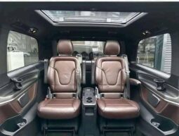 
										Mercedes-Benz V 250d AMG 4MATIC full									