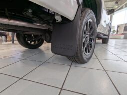 
										Toyota Hilux Invincible. full									