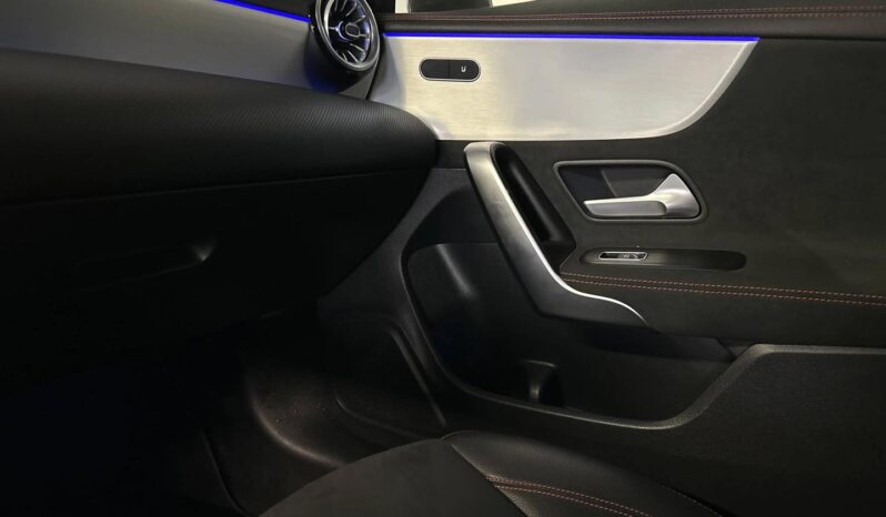 
								MERCEDES CLASSE CLA Coupé 250 e 8G-DCT AMG LINE full									