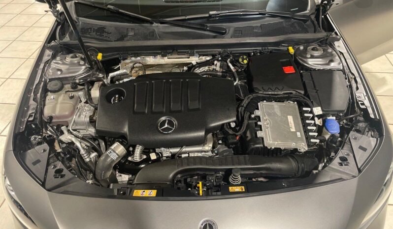 
								Mercedes Classe A 200 d AMG Line full									