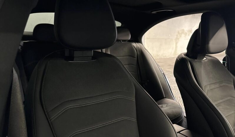 
								Mercedes Classe E 300 de Hybrid EQ 9G-Tronic AMG LINE full									