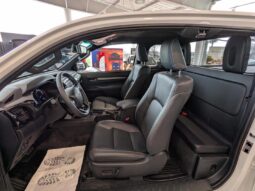 
										Toyota Hilux Invincible. full									