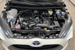 
										Toyota Yaris Hybride full									