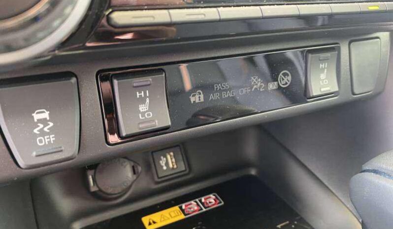 
								Toyota RAV4 Hybride full									