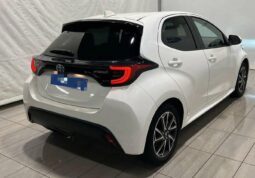 
										Toyota Yaris Hybride full									