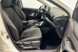 
										Toyota Yaris Hybride full									