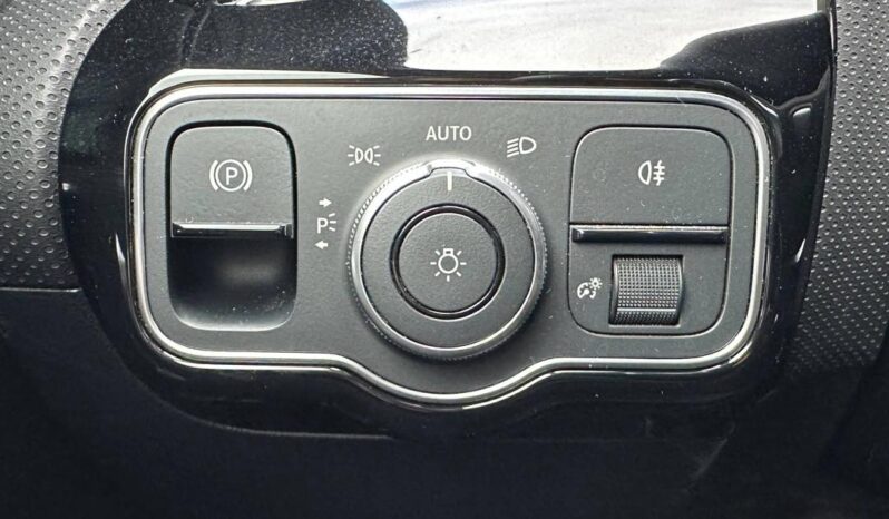 
								Mercedes-Benz Classe A 180 d 8G-DCT AMG Line full									