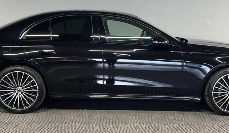 
								Mercedes Classe E 300 de Hybrid EQ 9G-Tronic AMG LINE full									