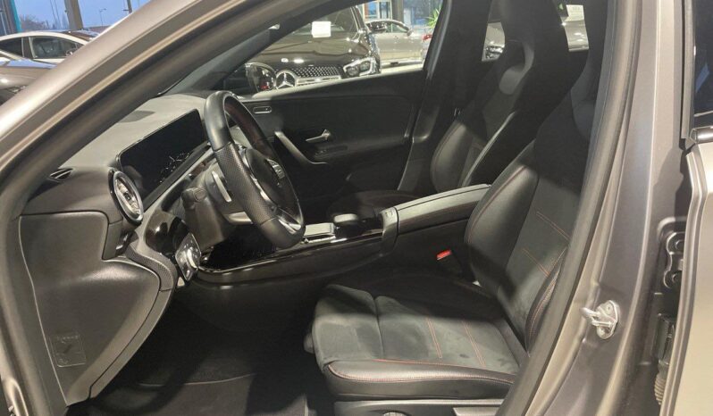 
								Mercedes Classe A 200 d AMG Line full									