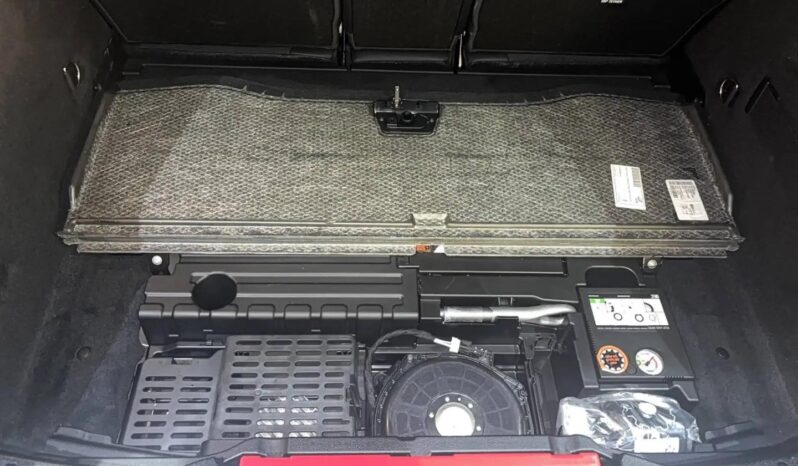 
								Mercedes-Benz GLA 250 e 8G-DCT AMG Line full									
