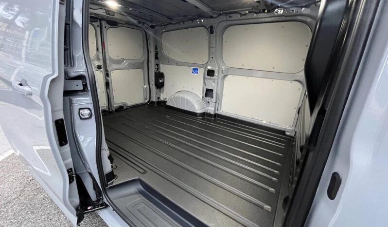 
								Ford E-Transit Custom 320 full									
