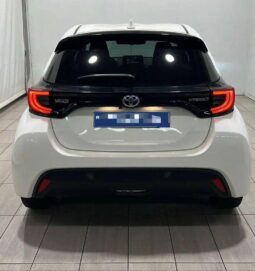 
										Toyota Yaris Hybride full									