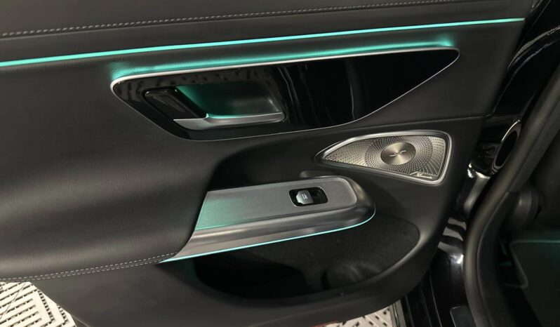 
								Mercedes Classe E 300 de Hybrid EQ 9G-Tronic AMG LINE full									
