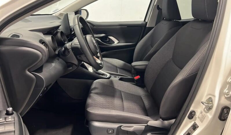 
								Toyota Yaris Hybride full									