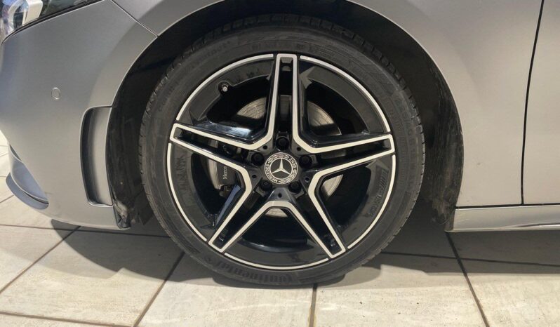 
								Mercedes Classe A 200 d AMG Line full									