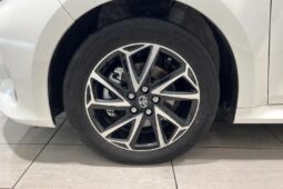 
										Toyota Yaris Hybride full									