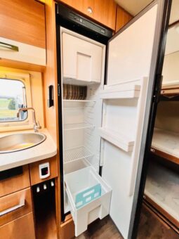 
										EURA MOBIL ACTIVA ONE 650 VB AUTOMATIQUE full									