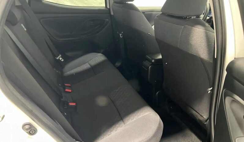 
								Toyota Yaris Hybride full									