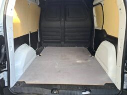 
										Renault Kangoo full									