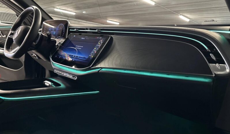 
								Mercedes Classe E 300 de Hybrid EQ 9G-Tronic AMG LINE full									