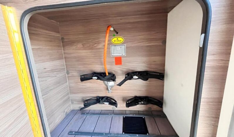 
								KNAUS L!VE WAVE T 700 MEG full									