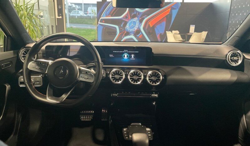 
								Mercedes Classe A 200 d AMG Line full									