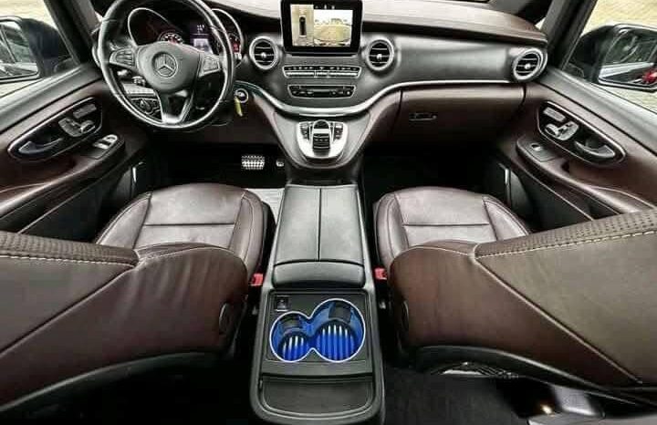 
								Mercedes-Benz V 250d AMG 4MATIC full									