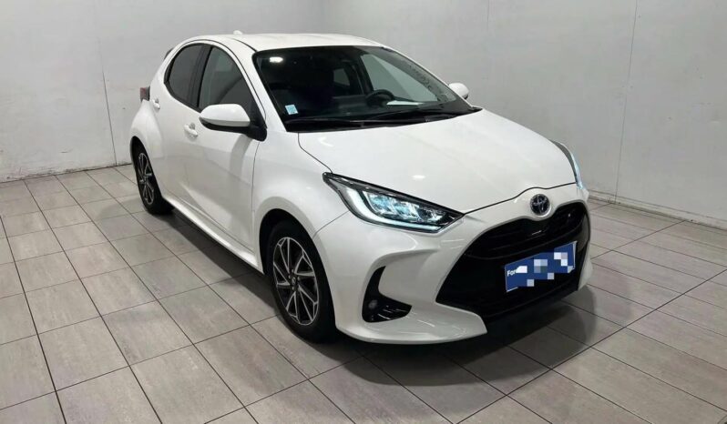 
								Toyota Yaris Hybride full									