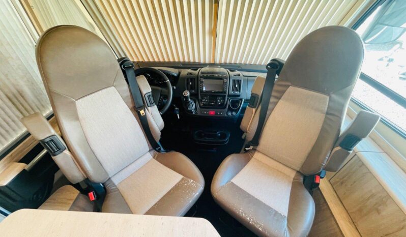 
								Eura Mobil Integra Line 695 EB full									