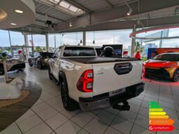 
										Toyota Hilux Invincible. full									