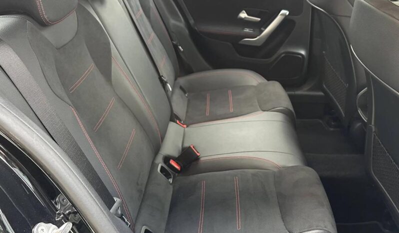 
								Mercedes-Benz Classe A 180 d 8G-DCT AMG Line full									
