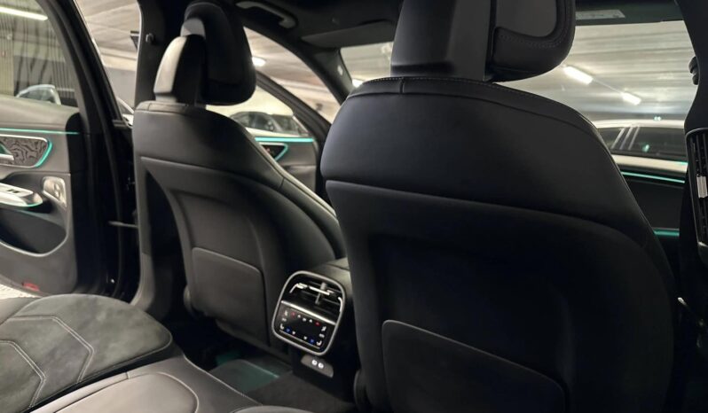 
								Mercedes Classe E 300 de Hybrid EQ 9G-Tronic AMG LINE full									