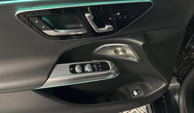
								Mercedes Classe E 300 de Hybrid EQ 9G-Tronic AMG LINE full									