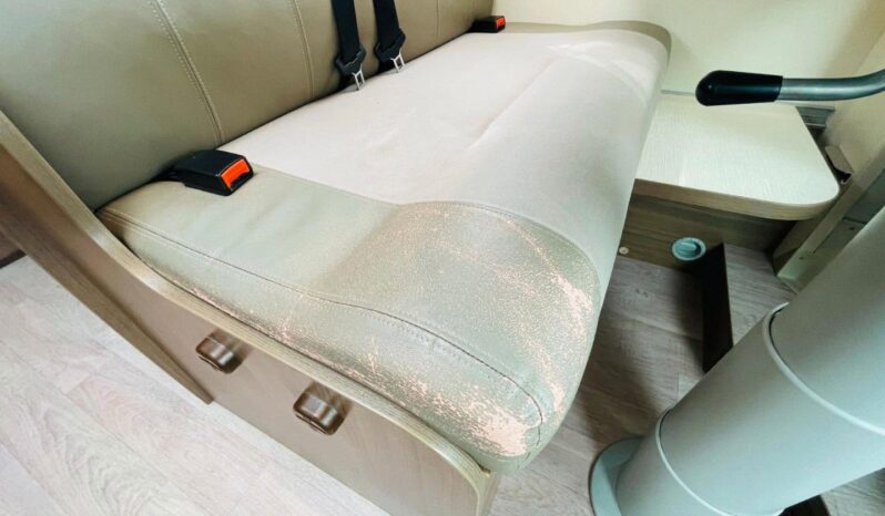 
								CAMPING-CAR CHALLENGER full									