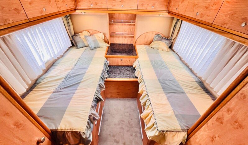
								CAMPING-CAR CARTHAGO full									