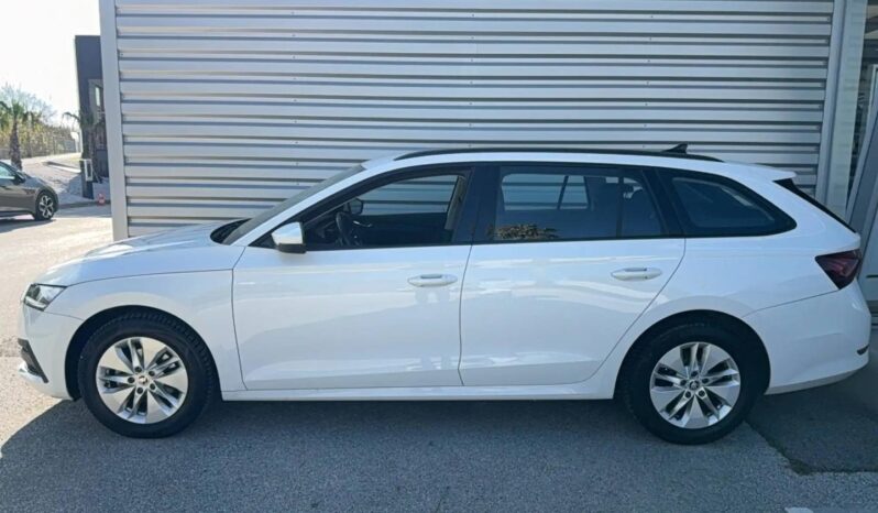 
								SKODA OCTAVIA full									
